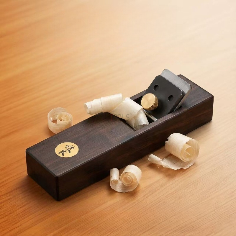Japanischer Ebenholz-Flachhobe – Woodworking In Japanese Bewertung und Preis